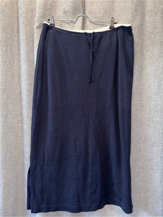Van Heusen Dresses & Skirts - Van Heusen Navy Midi Skirt with Contrast Waist Large